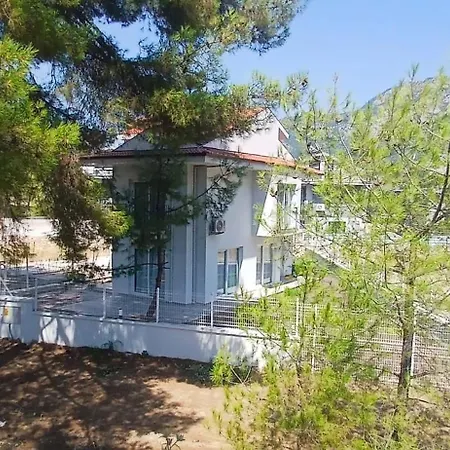 Belce & Bloom - Uezuemlue Villa